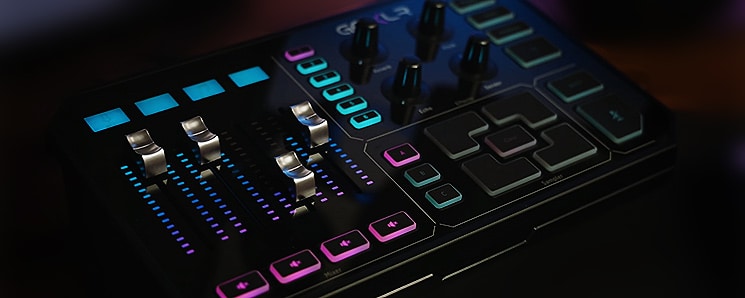 The GoXLR vs GoXLR Mini: Which One Should You Buy? | StreamerStartup